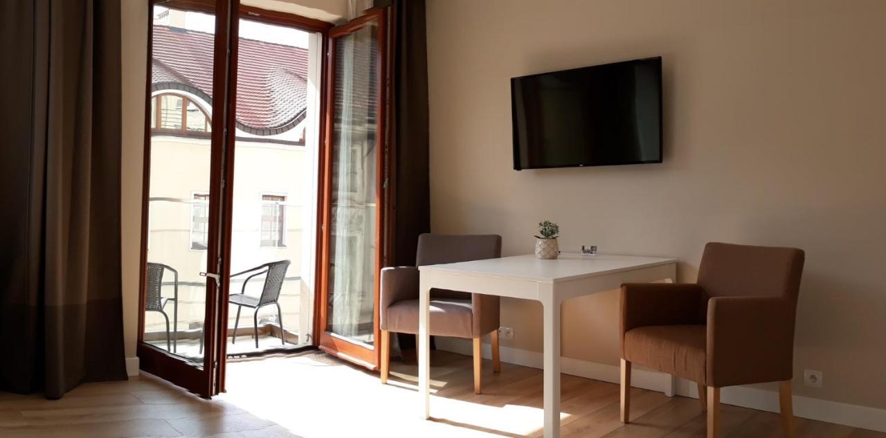 L&L Apartment Old Town بوزنان المظهر الخارجي الصورة